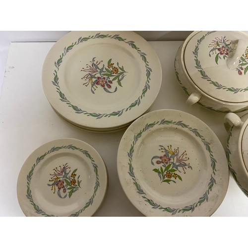 750 - Selection of Royal Doulton Fairfield D6339 china comprising 2 x lidded tureens and 5 x two handled s... 