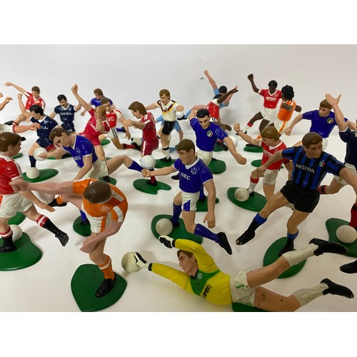 789 - Box of 33 x 1989 Tonka Team Sportstars football figures.