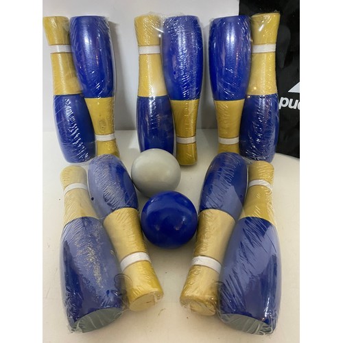 878 - Full set of 7 1/2in wooden skittles for indoor or outdoor.