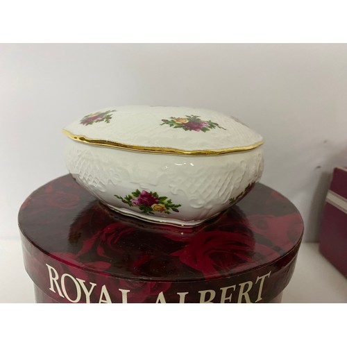 570 - Royal Albert Crystal bowl and Royal Albert old country roses heart trinket box.