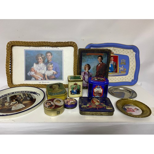 582 - Collection of vintage tins and trays - Royal themed