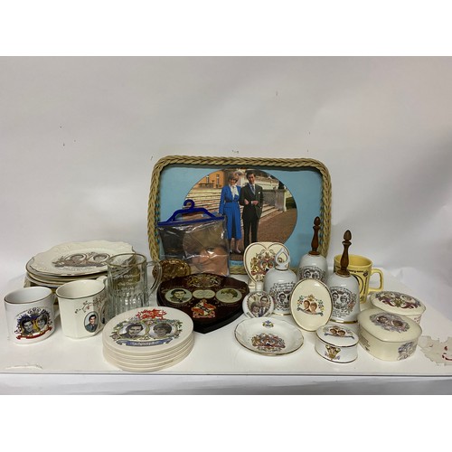 581 - Collection of Royal memorabilia Charles and Diana