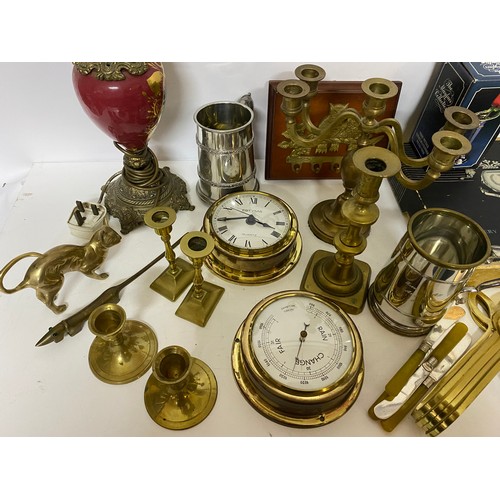 715 - Box of brass, metalware and cutlery.