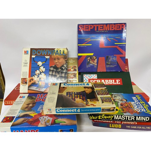 848 - Box of vintage board games including Walt Disney Mastermind, Hands Down etc