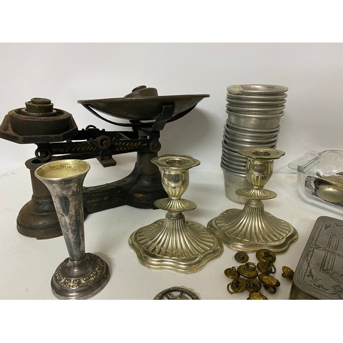 821 - Selection of metalware including scales, tankard and cutlery.