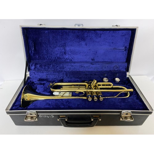 947 - Boosey and Hawkes 400 trumpet in hard case with book