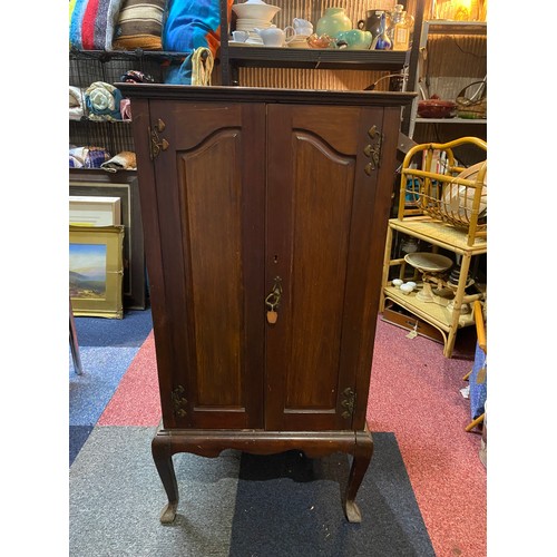 956 - Wooden cabinet with double doors to front and art deco hinges measuring 52 x 46 x 103 cms tall