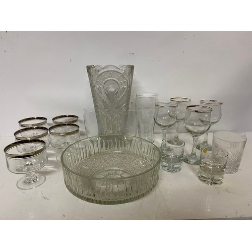 866 - Selection of glassware