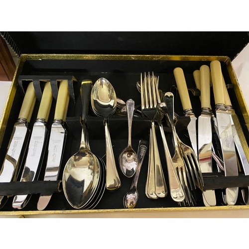 715 - Box of brass, metalware and cutlery.