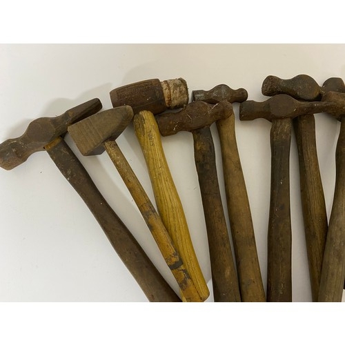 754 - Selection of vintage hammers including a Thor size 2