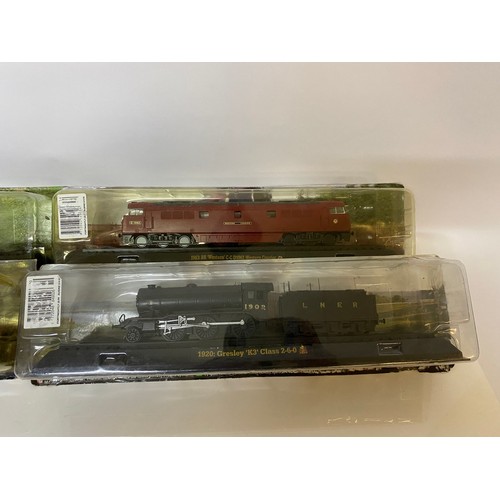 27 - 4 x model trains