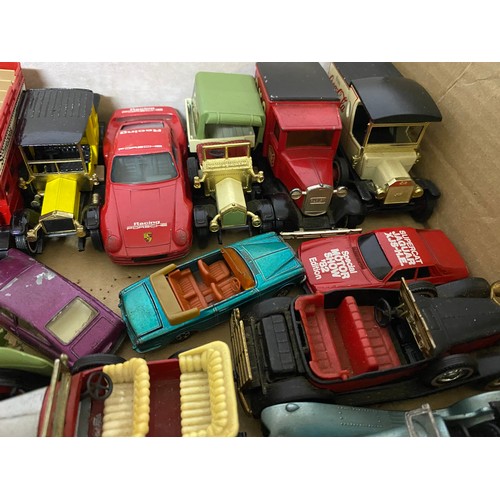 122 - Collection of 20 x die cast models. Makes include Matchbox, Corgi etc