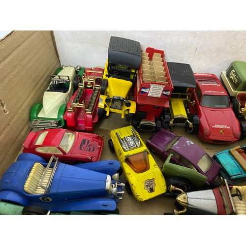 122 - Collection of 20 x die cast models. Makes include Matchbox, Corgi etc