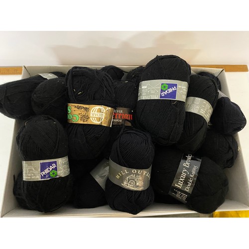 176 - Approximately 30 balls of 50g wool