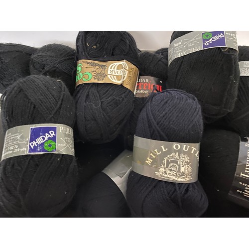 176 - Approximately 30 balls of 50g wool