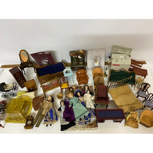 179 - Large collection of dolls house furniture