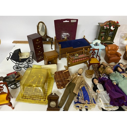 179 - Large collection of dolls house furniture