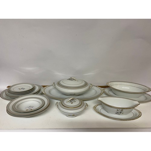 187 - Selection of Noritake 'Holbrook' porcelain comprising plates, tureens, gravy boat