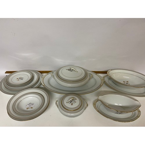 187 - Selection of Noritake 'Holbrook' porcelain comprising plates, tureens, gravy boat