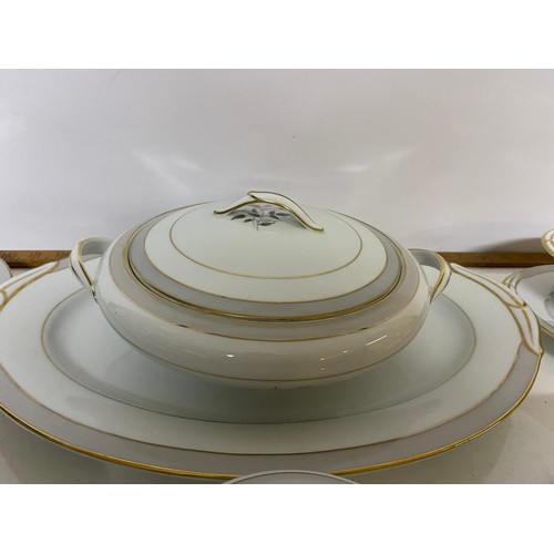 187 - Selection of Noritake 'Holbrook' porcelain comprising plates, tureens, gravy boat