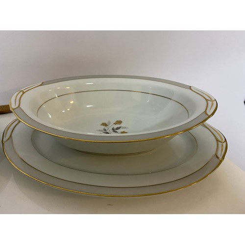 187 - Selection of Noritake 'Holbrook' porcelain comprising plates, tureens, gravy boat