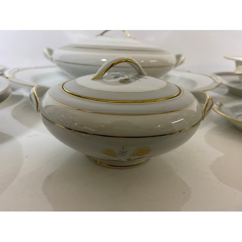 187 - Selection of Noritake 'Holbrook' porcelain comprising plates, tureens, gravy boat