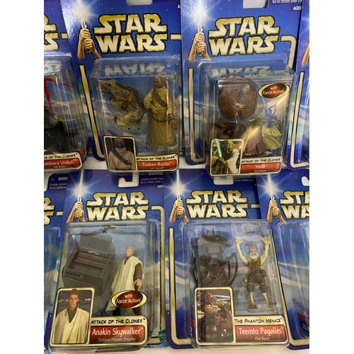 259 - Star wars Episode II Attack of the Clones 14 saga figures, new condition sealed on blue cards. Made ... 