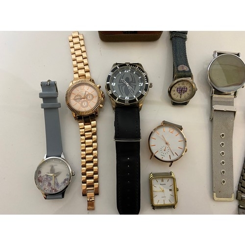 24 - Collection of watches