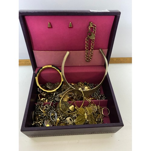 355 - Jewellery box filled with assortment of costume jewellery