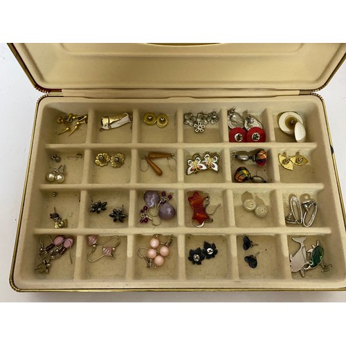 431 - 26 x pairs of vintage pierced earrings in velvet presentation case