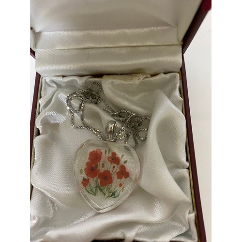 441 - Bradford gold exchange BGE 925 silver and glass poppy pendant necklace.