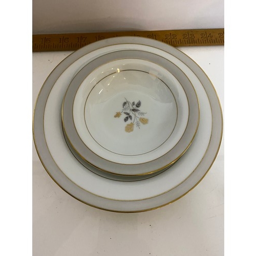 186 - A 70 piece set of Noritake 'Holbrook' comprising 10 x dinner plates, 10 x salad plates, 10 x side pl... 