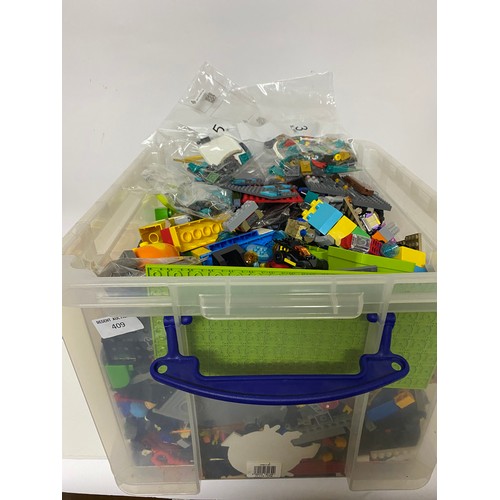 409 - Box full of assorted lego, box measures 40 x 35 cms