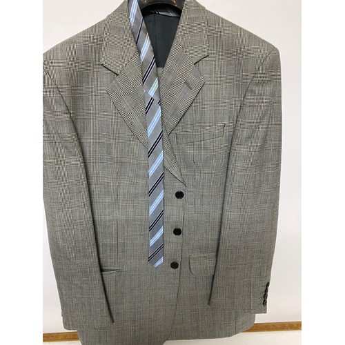 89 - 2 x Gents suits