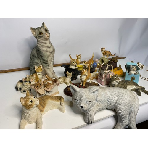 616 - Collection of vintage resin cats