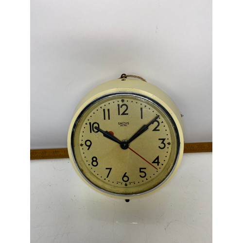 631 - 1940's Smith's Sectric Electric bakelite wall clock