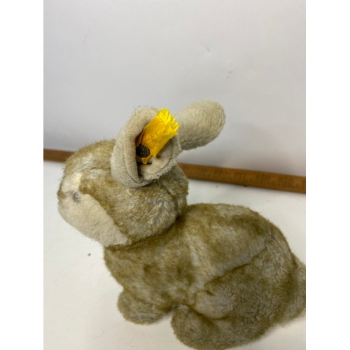 642 - Vintage Stieff bunny with button