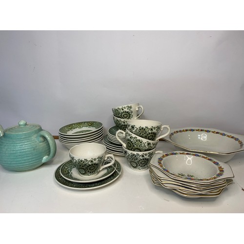 657 - George Clew & Co Teapot, 24 pieces of 