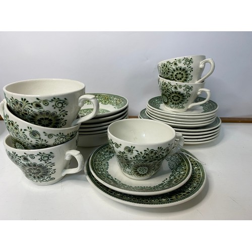 657 - George Clew & Co Teapot, 24 pieces of 