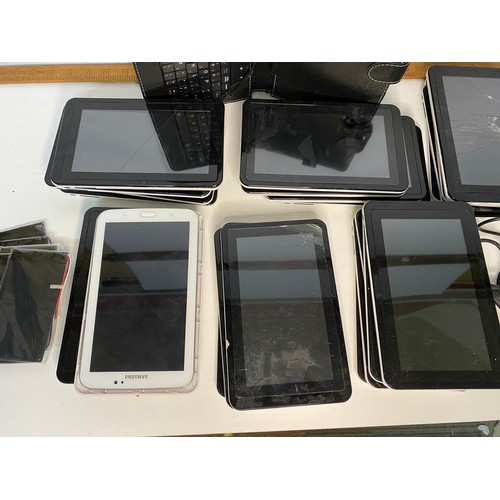 659 - Selection of notebook/e-readers, some damaged all untested