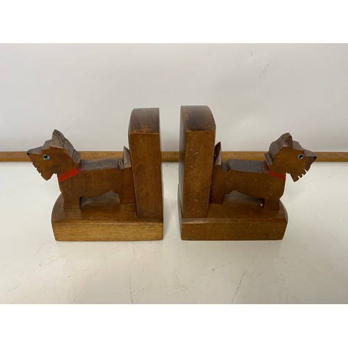 661 - Selection of wooden items including pair of Scottie bookends, advent calendar, trinket box, lacquere... 