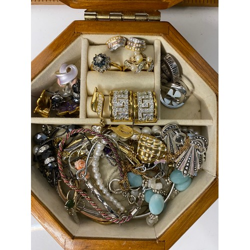 694 - Vintage costume jewellery including rings, necklaces, bracelets and ear-rings.