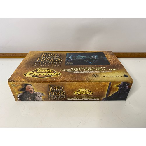 712 - Topps Lord of the Rings Trilogy Chrome, 15 sealed packets in box and made in 2004