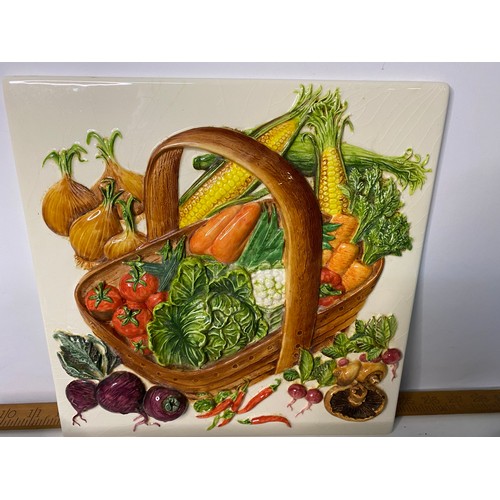 728 - Vegetable tiles depicting various vegetables consisting of 21 kitchen tiles, 20 of which are 10cm sq... 