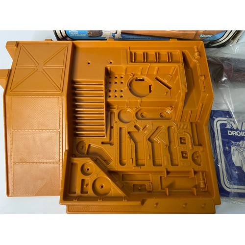 735 - Vintage 1979 Star wars Droid factory boxed with original pieces. Droid maker Blueprints Booklet and ... 