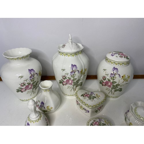 753 - Selection of 11 pieces of Royal Doulton 'Camilla' china