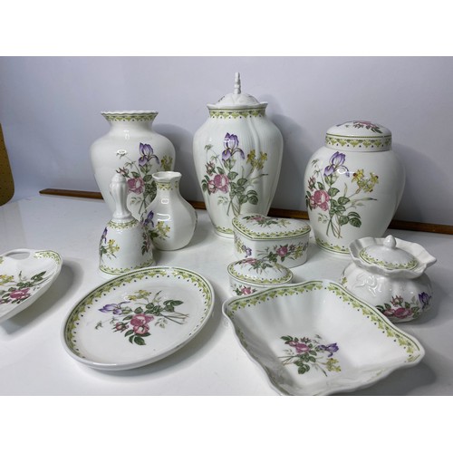 753 - Selection of 11 pieces of Royal Doulton 'Camilla' china