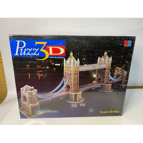 911 - 2 Tower Bridge puzzle sets from Puzz3D as new and unopened.