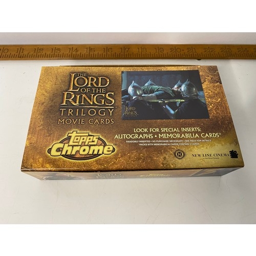 712 - Topps Lord of the Rings Trilogy Chrome, 15 sealed packets in box and made in 2004