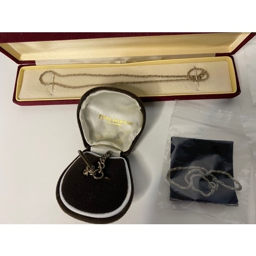 725 - Selection of boxed silver jewellery marked 925 and / or the text silver on most pieces. This lot inc... 